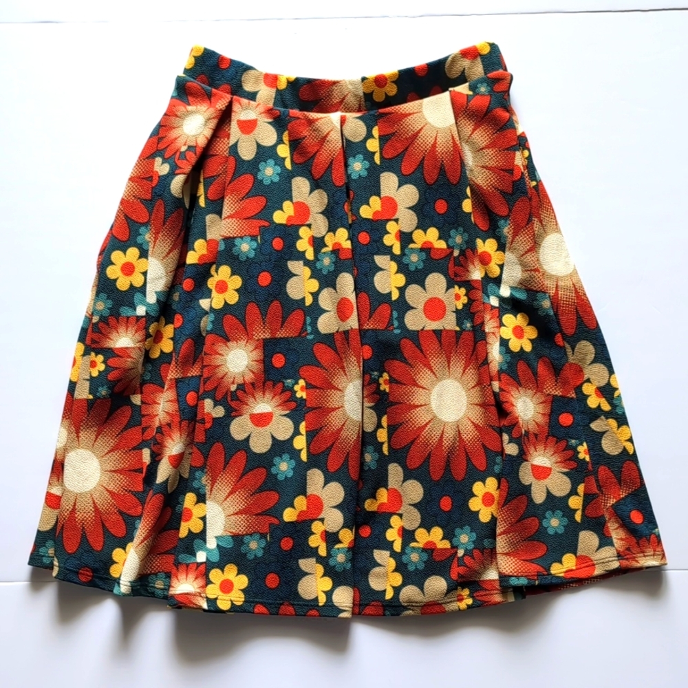 LuLaRoe Women’s Mod Flower Stretchy Pleated Full Madison Skirt with Pockets